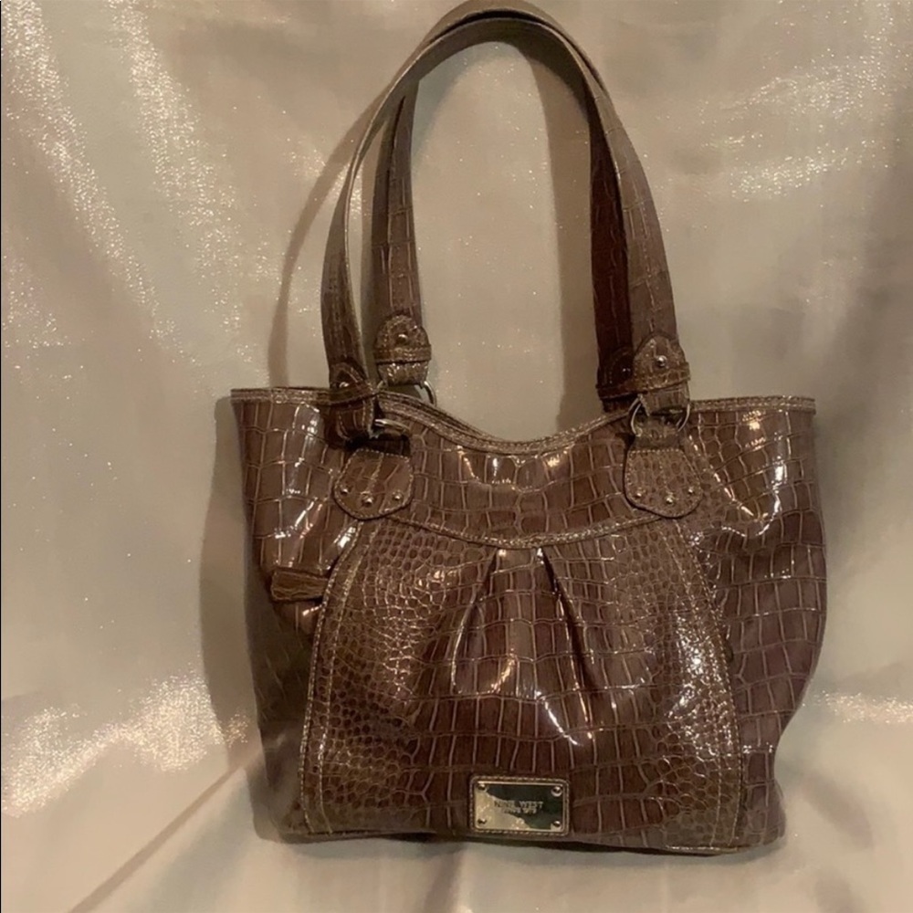 🌻 Nine West brown metallic shoulder bag. Like new